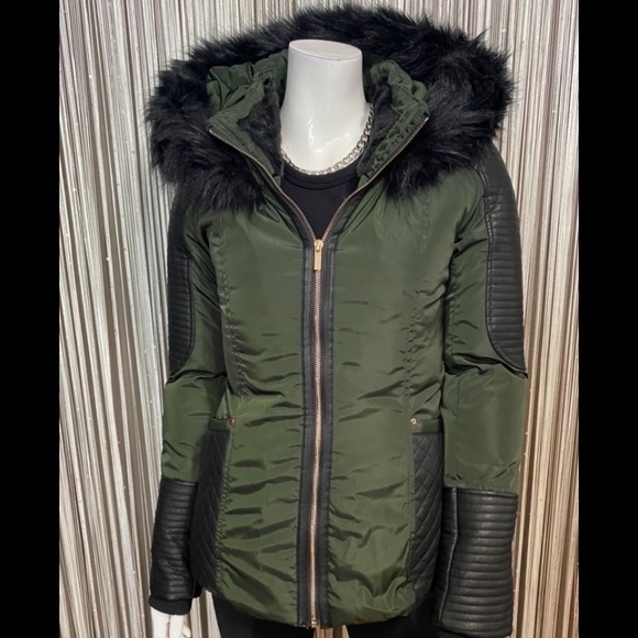 🔻SALE🔻STORM MOUNTAIN🔹NEW (NWOT) - Picture 2 of 10